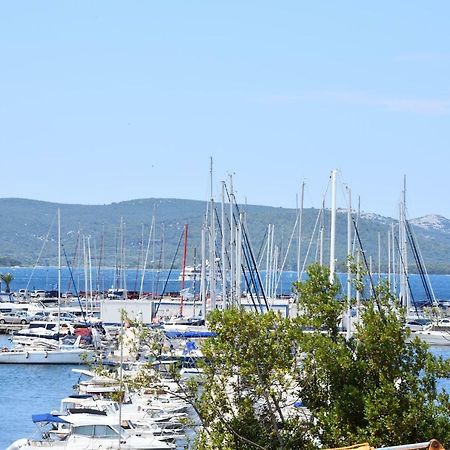 Luka Apartments Биоград-на-Мору Экстерьер фото
