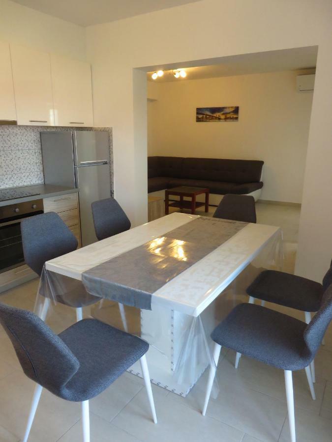 Luka Apartments Биоград-на-Мору Экстерьер фото