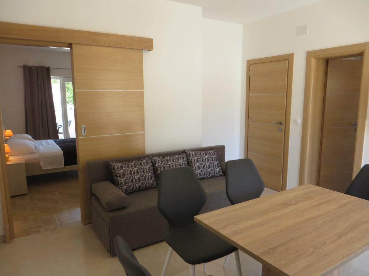 Luka Apartments Биоград-на-Мору Экстерьер фото