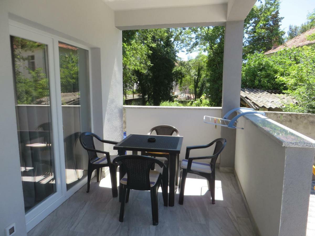 Luka Apartments Биоград-на-Мору Экстерьер фото