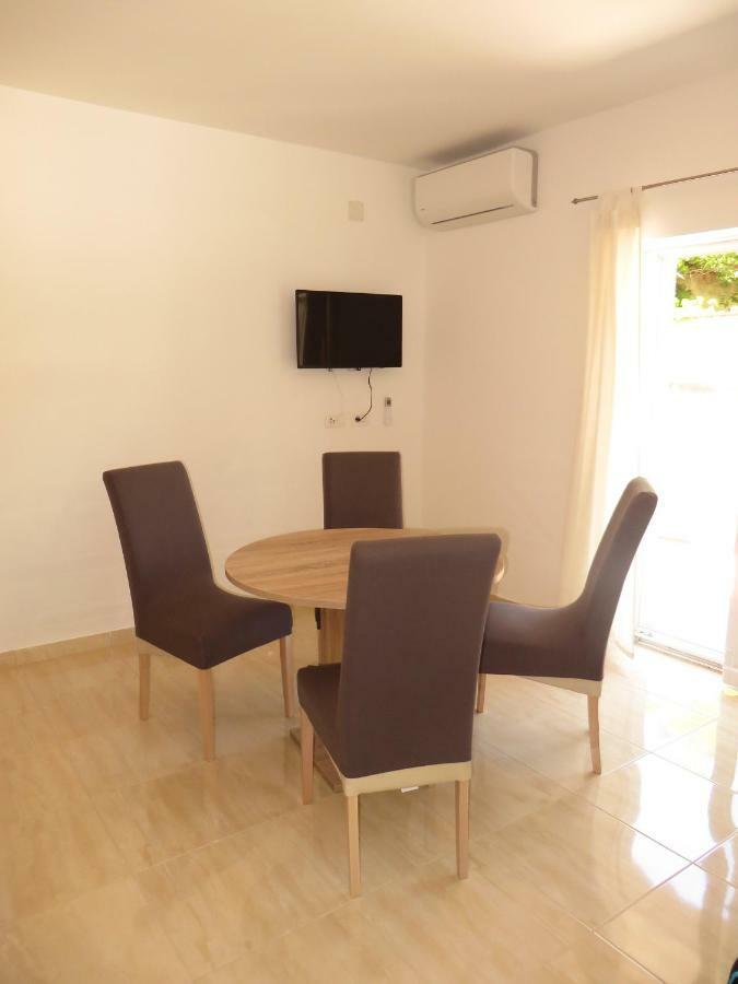 Luka Apartments Биоград-на-Мору Экстерьер фото
